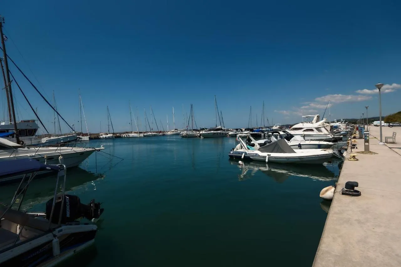 Itaka Familiy Apartments - Halkidiki Suites Com Nikiti  Greece